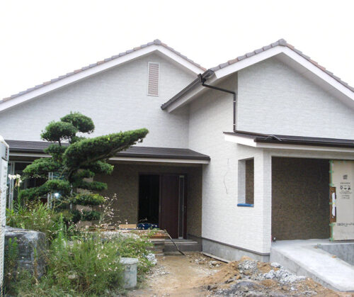 伊予郡松前町　H様邸　平屋建二世帯住宅