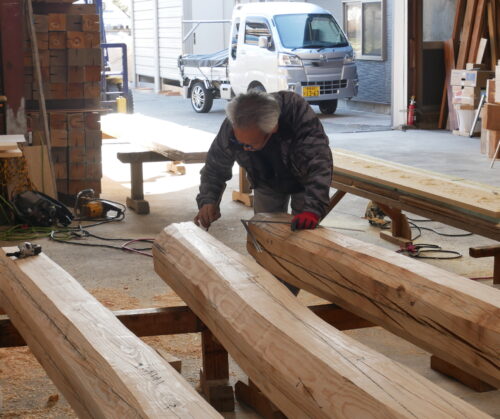 松山市平井町　平屋建新築工事　木材加工②