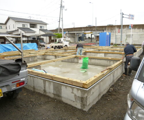 松山市平井町　平屋建新築工事　土台敷